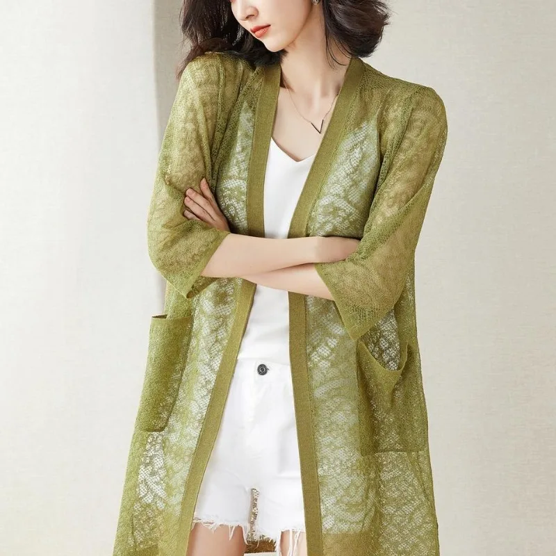 ファッショナブルなミッドレングスの透かし彫りレースショール、日焼け防止カーディガン、通気性のある四分袖ジャケット（女性用）