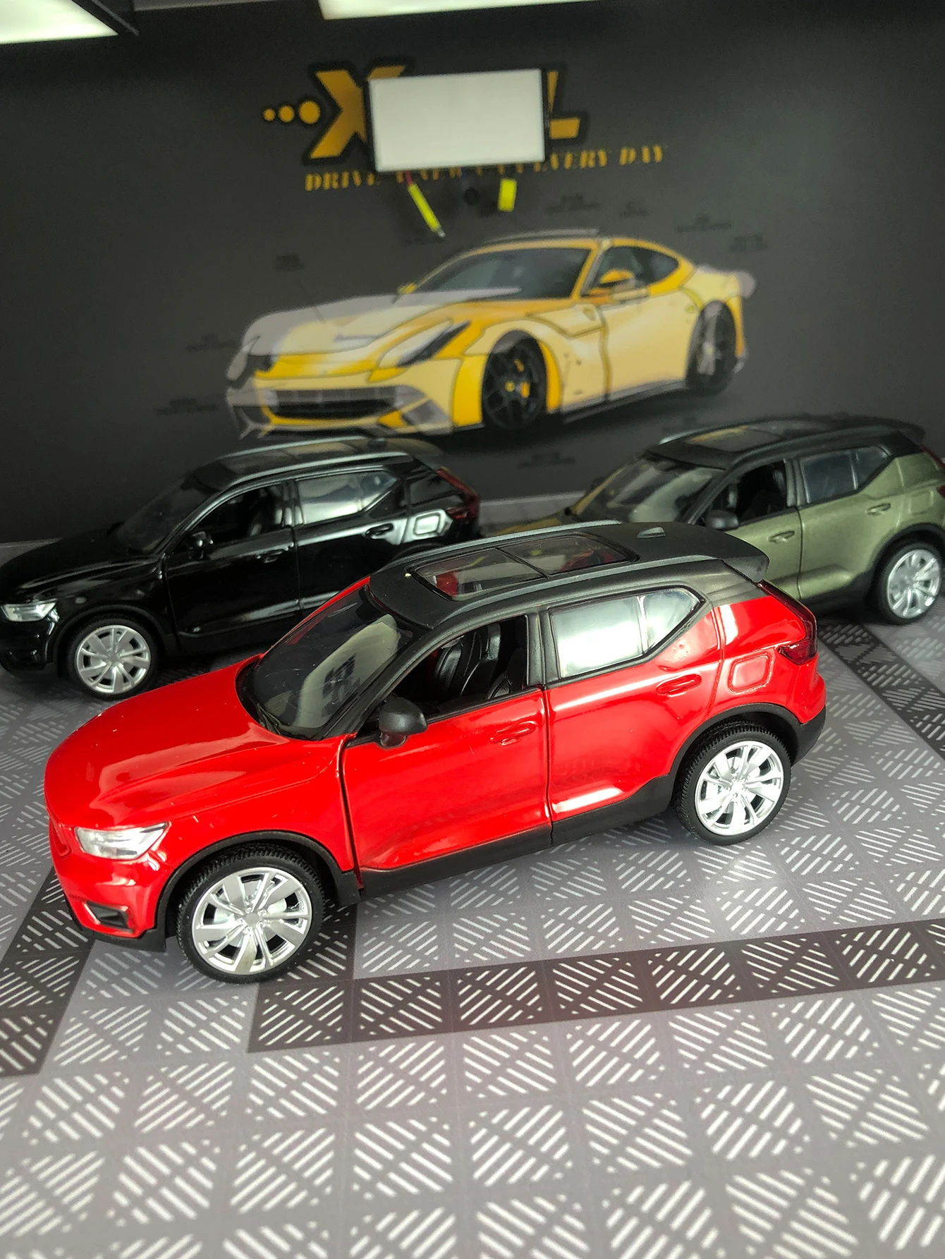 

1:32 моделирование Volvo XC40 из цинкового сплава, модель автомобиля из сплава, металлический коллекционный подарочный автомобиль