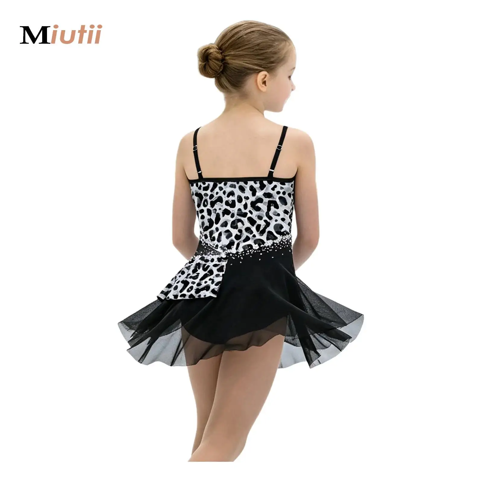 macacao-de-patinacao-artistica-e-ginastica-ritmica-com-saia-e-strass-para-meninas