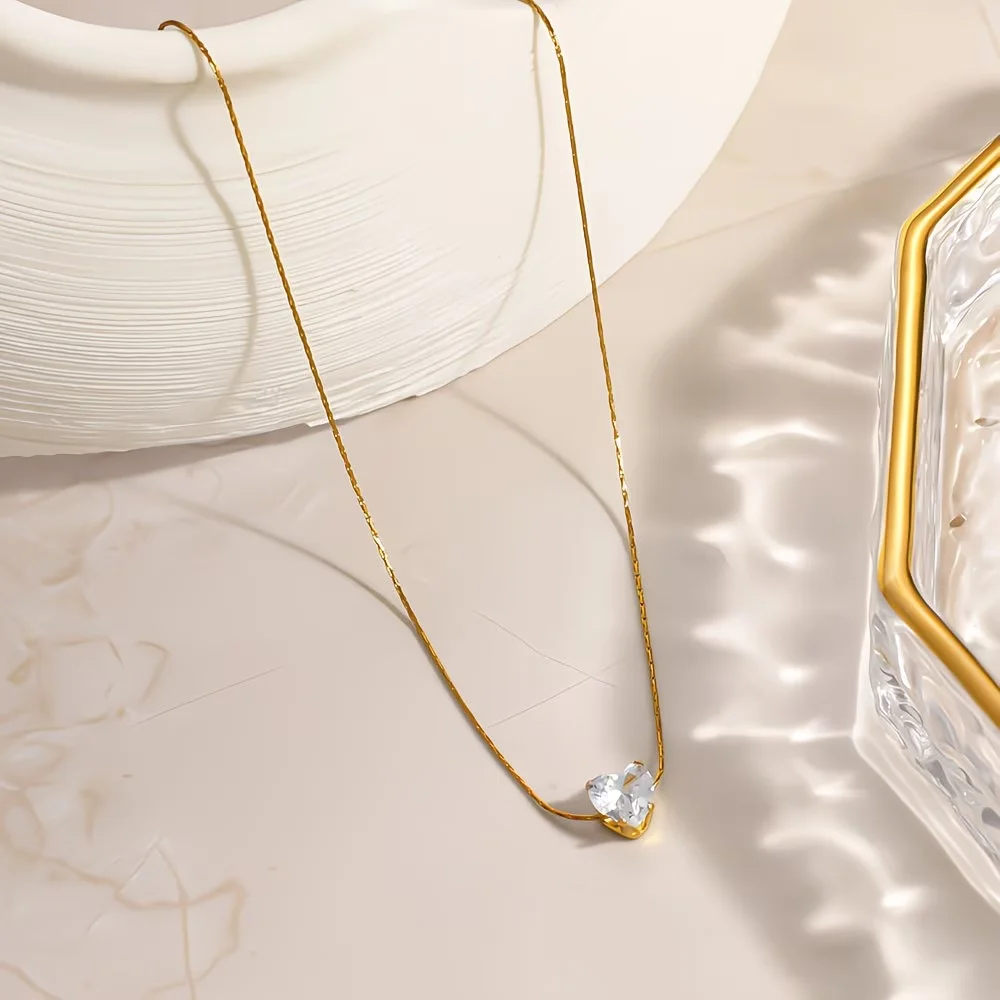 Edelstahl-Herz-Halskette mit klarem Zirkonia-Stein für Damen, vergoldet, zierlich, minimalistisch, glänzend, anlaufgeschützt – Detail 7