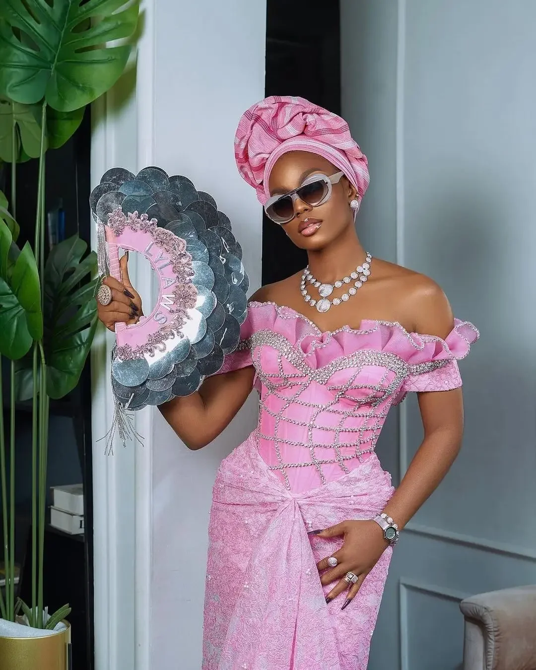 Vestidos de fiesta de noche Aso Ebi, vestidos de noche largos rosas con cuentas y hombros descubiertos, vestido Formal de encaje con cristales rectos