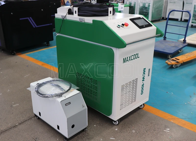 

Three In One Maxcool Laser Cleaner Welder Cutter Machine CW Fiber Laser Cleaning Welding Steel 2000w 3000w