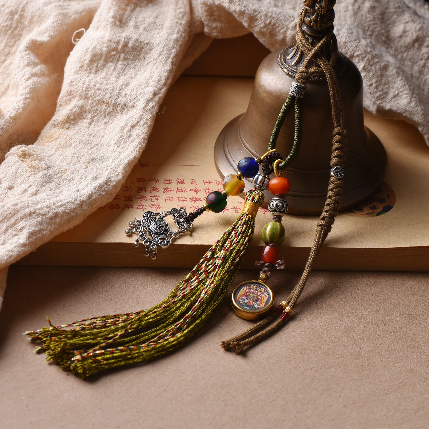 Tibetan Style Hand Woven Lucky Tassel Pendant Traditional Chinese Cultural Blessing Wealth Fortune Old Glass Thangka Car Bag Han