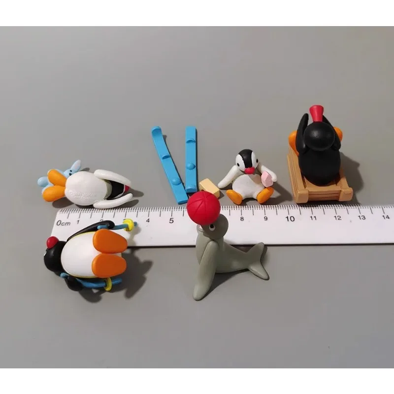 Mainan Kapsul Kawaii Asli Asli Figur Gashapon Lucu Penguin Seel Model Ski Liontin Gantungan Kunci Hadiah Patung Boneka Anime