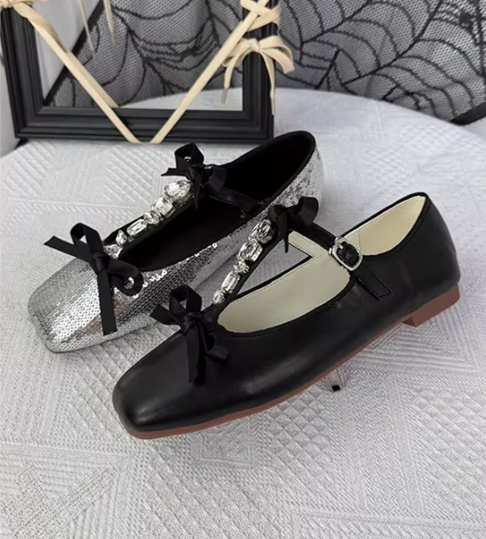 

Игривые туфли Мэри Джейн в ретро-стиле с серебряными пайетками, черным бантом, кристаллами и регулируемым ремешком на щиколотке, квадратный носок, женские туфли
