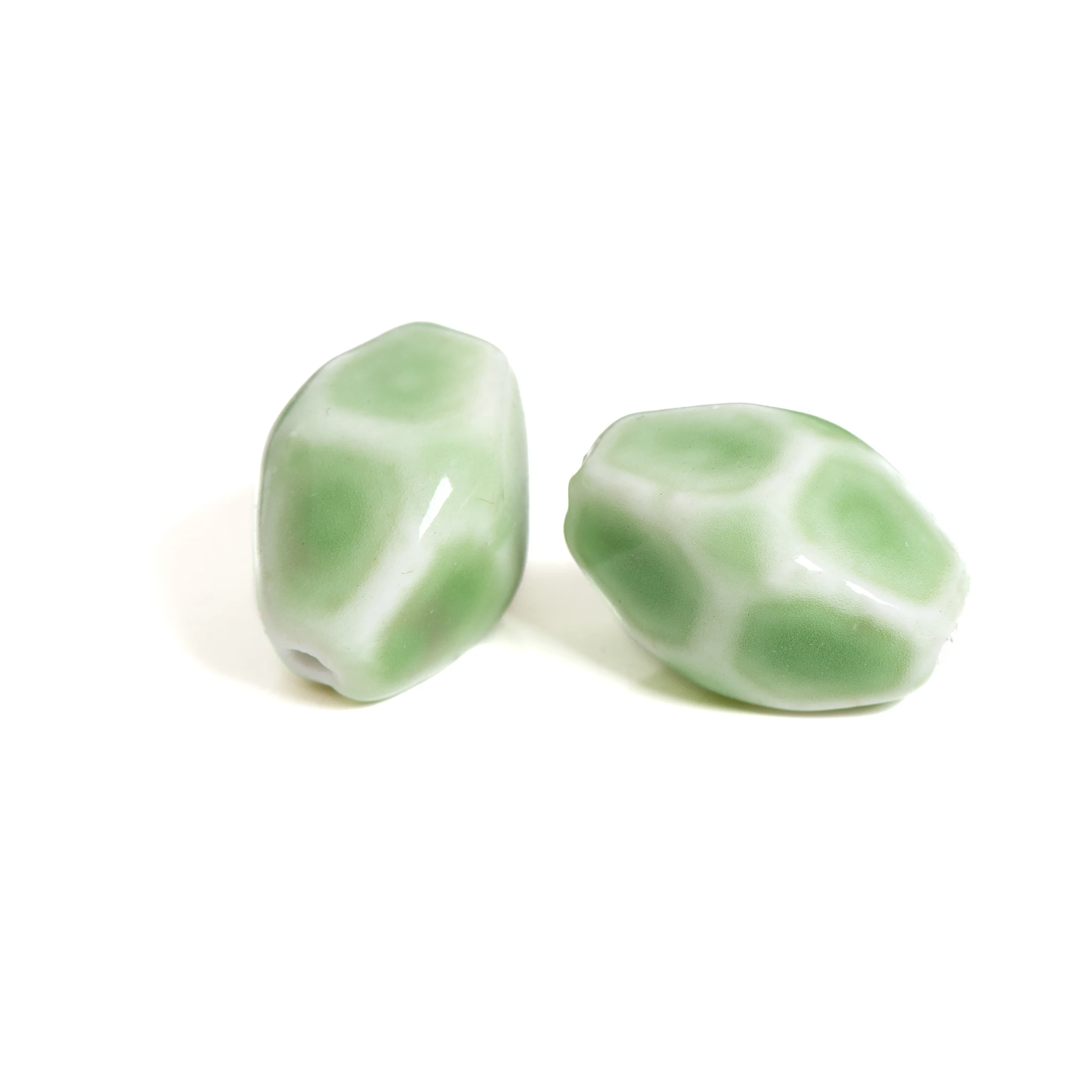 Perles en céramique verte, 2 pièces, perles en porcelaine émaillée coupées pour la fabrication de bijoux, artisanat, Bracelet, collier, TCZ780