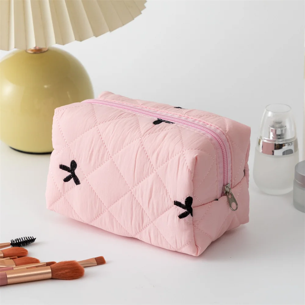 Quilted Bow Cosmetic Bag Nylon Zipper Pouch Cute Embroidered Makeup Organizer Portable Aesthetic Toiletry Case Travel Pack