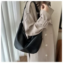 Korean Fashion Large-capacity Casual Retro Jiaozi Crossbody Bag Popular Niche Design Shoulder Bag Texture Messenger Shoulder Bag