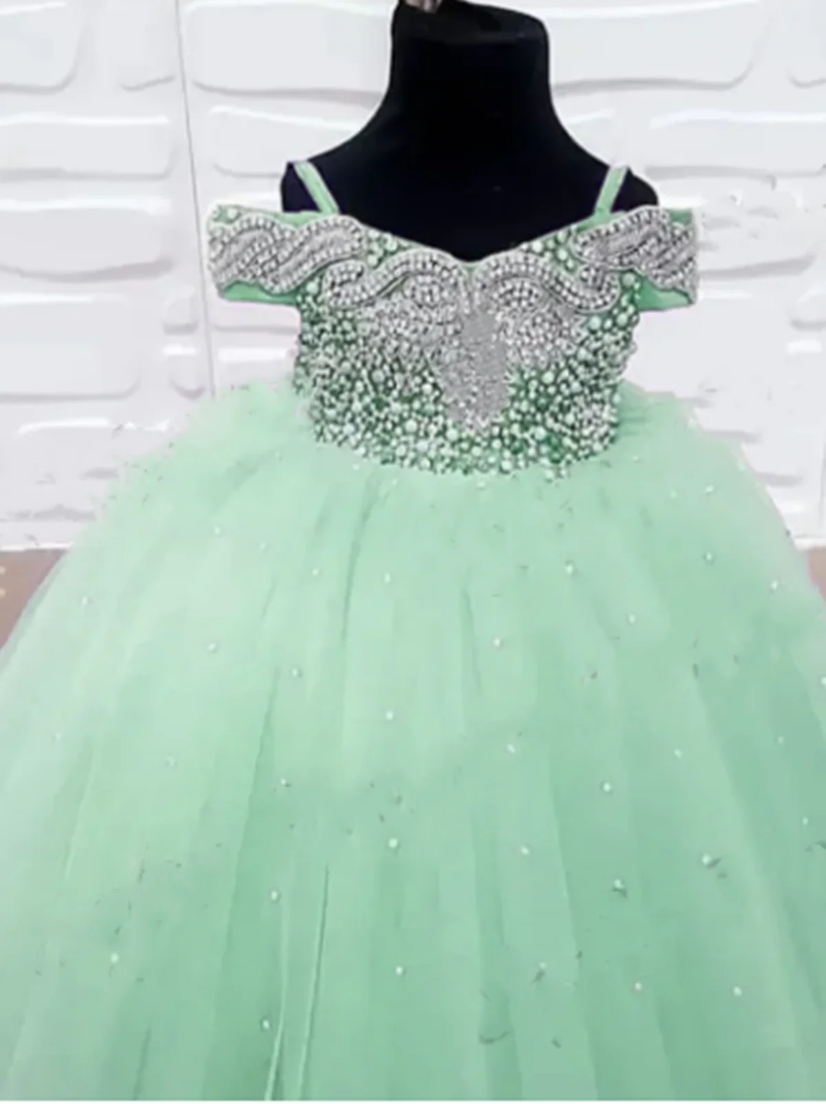 

Off Shoulder Flower Girl Dress Purple Sequins A-Line Tulle Floor Length Dresses For Wedding Girls Birthday Party Gown Customized