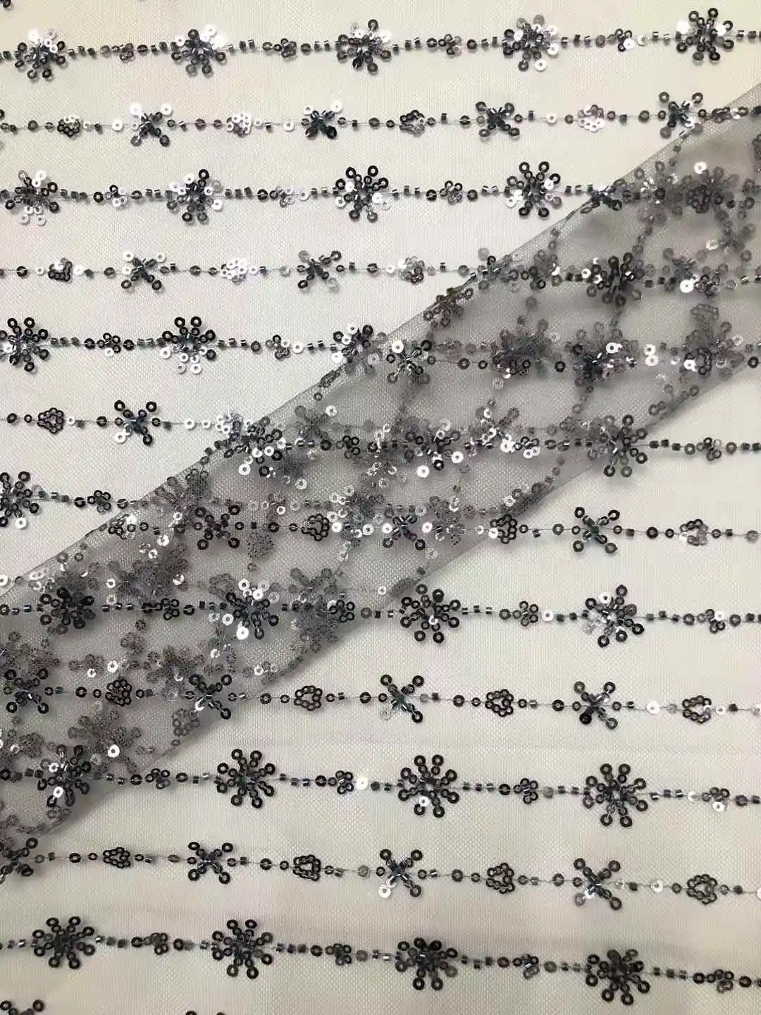 

2025 African French Nigerian High End Tulle Lace Fabric With Beads Sequins Mesh for Embroidery Wedding Party Bride Sewing Dress