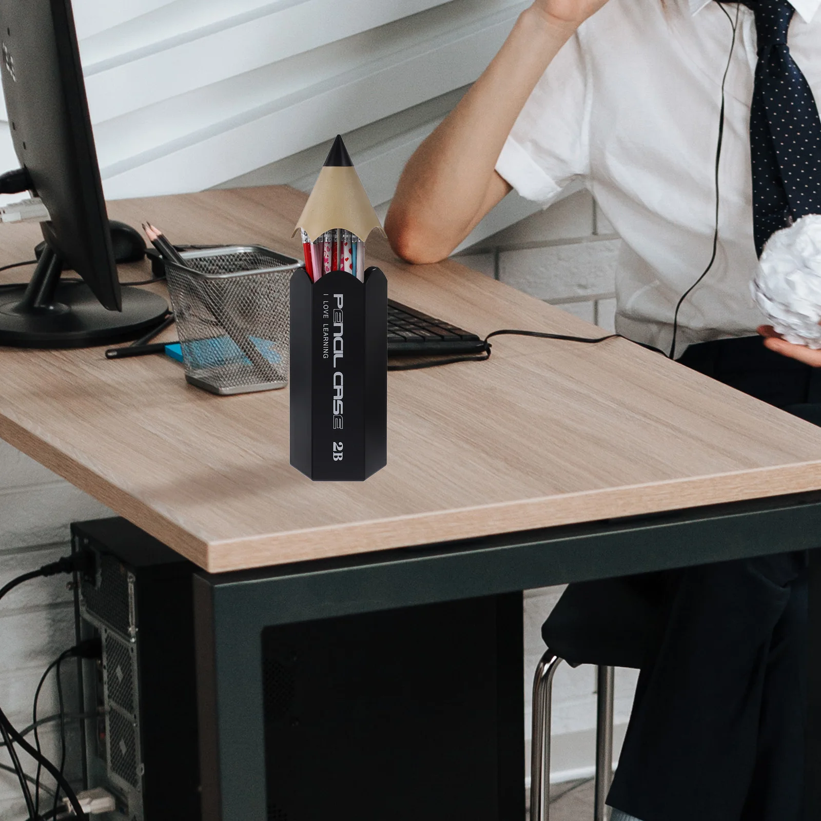 

Pencil Shaped Pen Holder Container Desk ganizer Lid for Pens Stationery Makeup Brushes Modern Creative Trendy Art Supplies