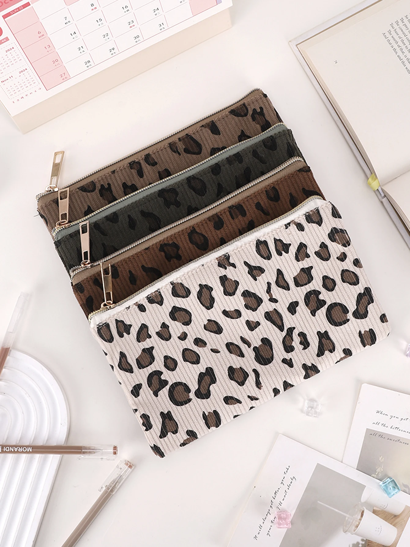 1 Stück Niedliches Federmäppchen mit Leopardenmuster aus Cord, Großes Schreibwaren-Etui für Schüler zum Schulanfang