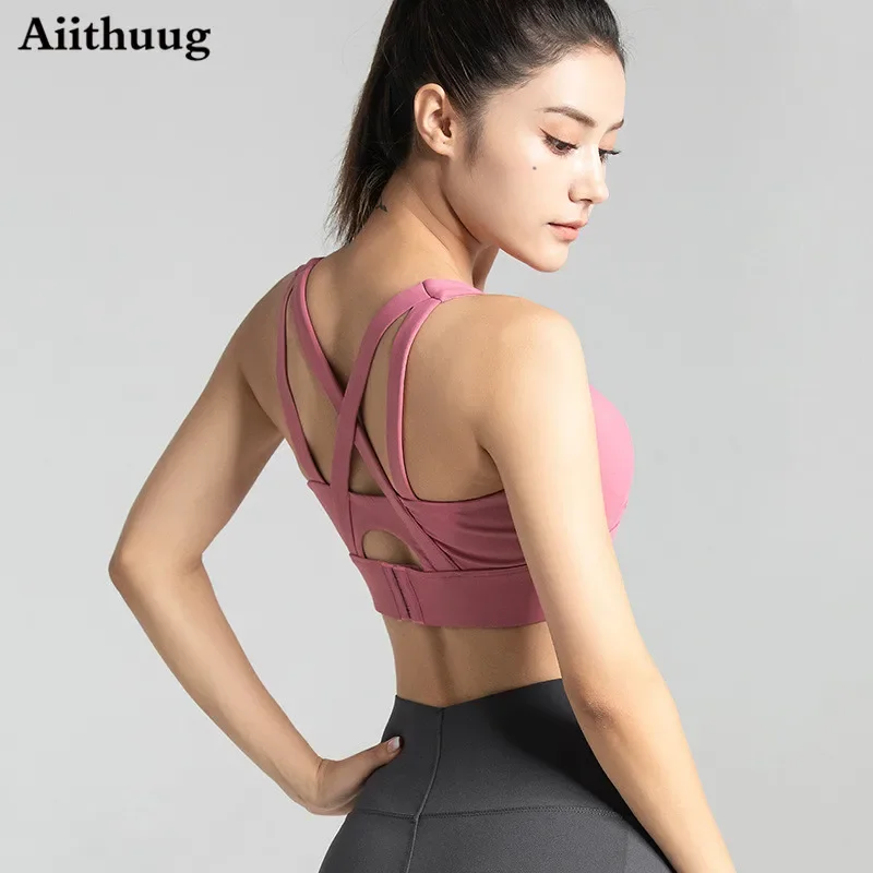 Aiithuug กีฬา Bra สำหรับผู้หญิง Criss ข้ามกลับเบาะกีฬา Bras Bounce Control สนับสนุนโยคะ Bra กับถ้วยที่ถอดออกได้ bra