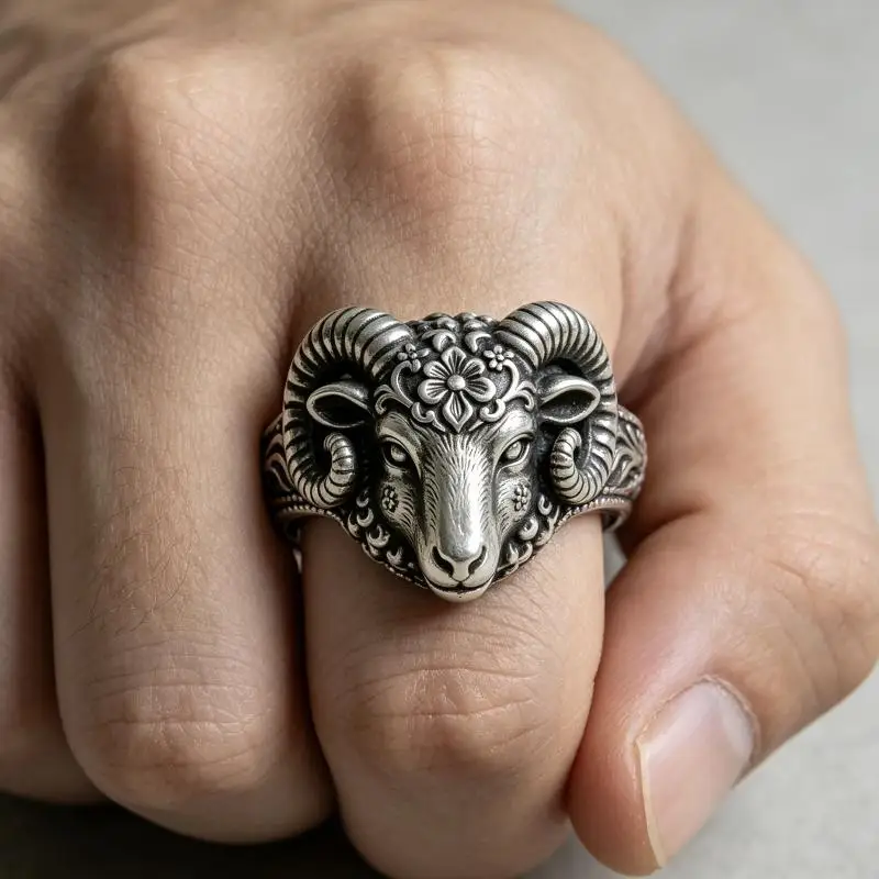 Vintage-Ring mit silberfarbenem Widderkopf, geschnitzter Blumenring mit Widdermotiv, gotischer Tier-Punk-Schmuck, zartes Geschenk für Männer und Frauen, Party-Accessoire. – Detail 4