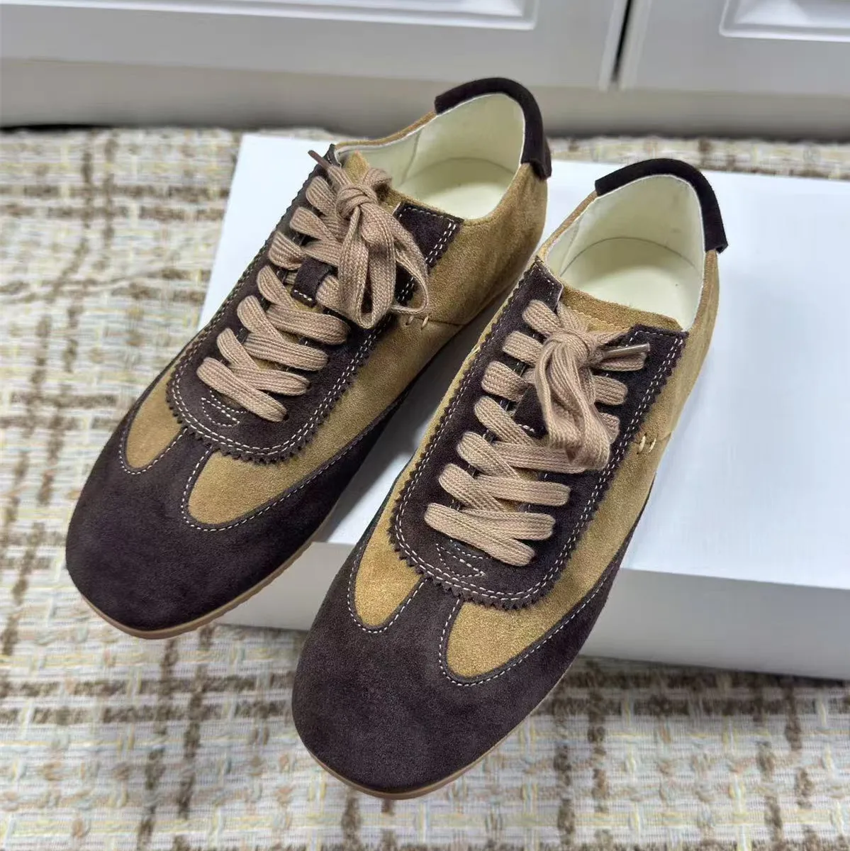 

2025 New Women's Casual Flat Training Shoes with Buckle Round Toe, Stylish and Versatile Comfortable Sport Sneakers