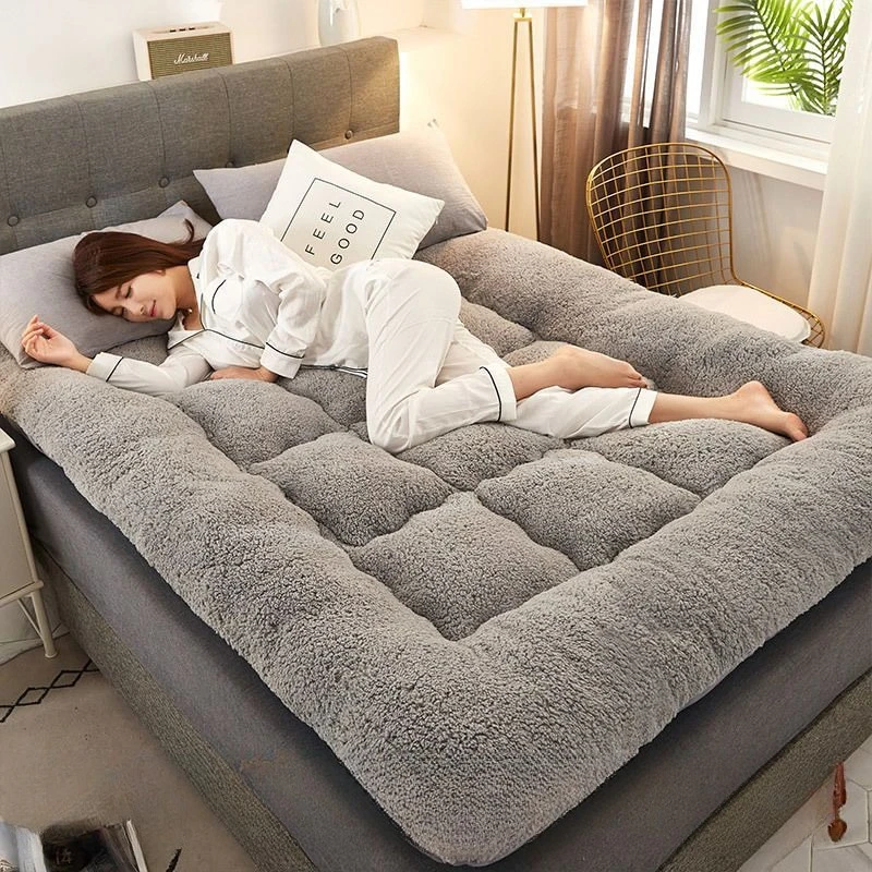 

Thickened Warm Lambdown Mattress Double Tatami Pad Non-Slip Foldable Mattress for Student Dormitory Bedroom,Suitable Daily Use