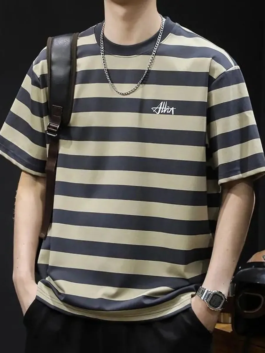 camiseta-masculina-de-manga-curta-com-gola-redonda-listrada-e-em-blocos-de-cores-tamanho-grande-e-solto-conjunto-de-tres-p