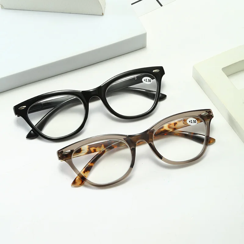 Cat Eye Green Leopard Reading Glasses New Retro Women Rivet Computer Anti Blue Light With Diopter +0.5 +0.75 +1.25 +2.25 +3.75