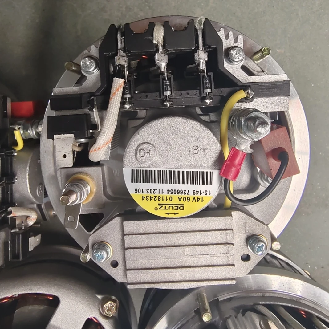 Generator DEUTE Deutz 01180648 Generator KZ A13N271 generator 14V60A generator