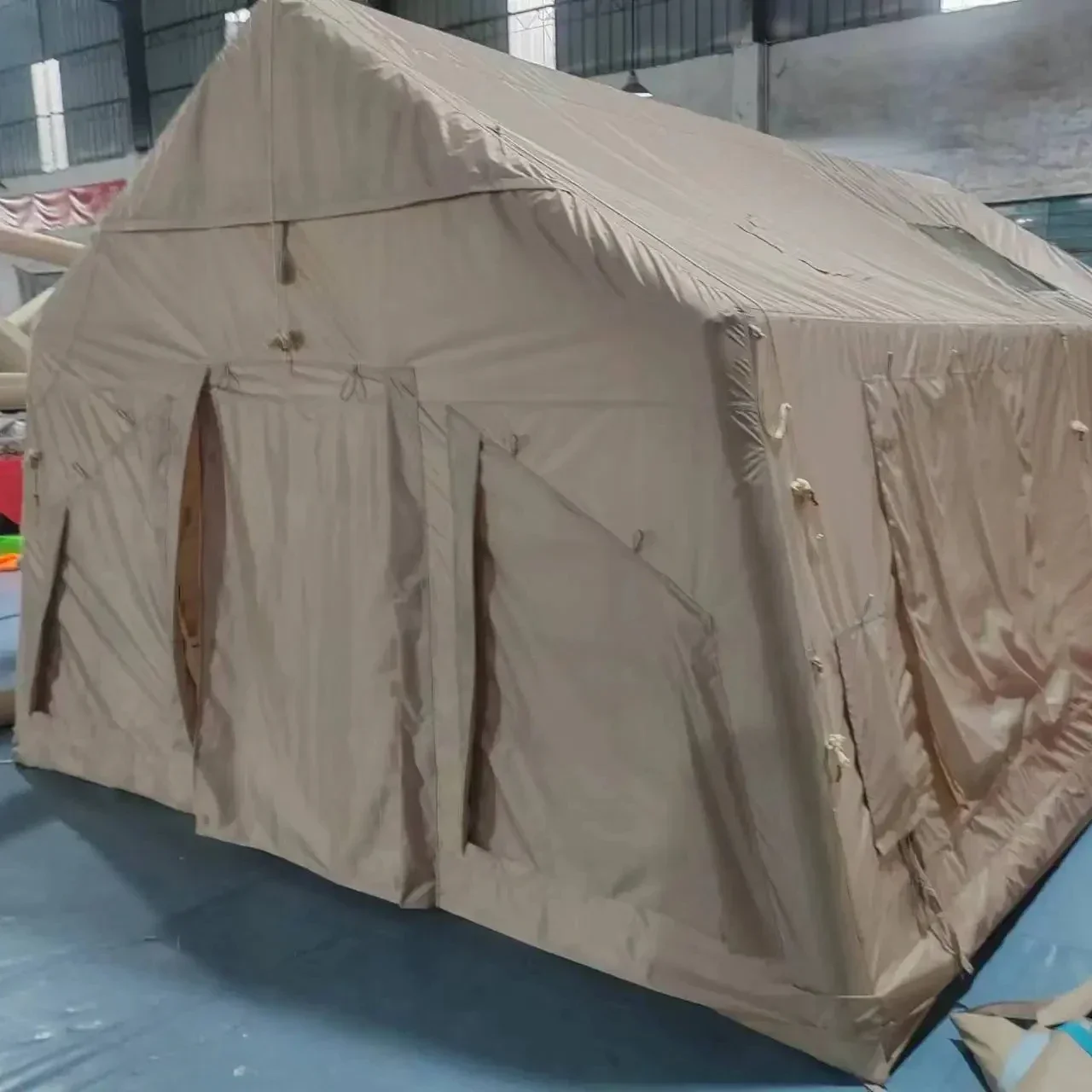 

17 Square Meter Inflatable Tent Designed to Comfortably Accommodate 6-8 People Chimney hole and Skylights