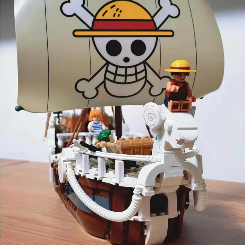 

Совместимые строительные блоки для сборки корабля Going Merry из One Piece, в наличии, модель-украшение, развивающая игрушка для мальчиков и детей на день рождения