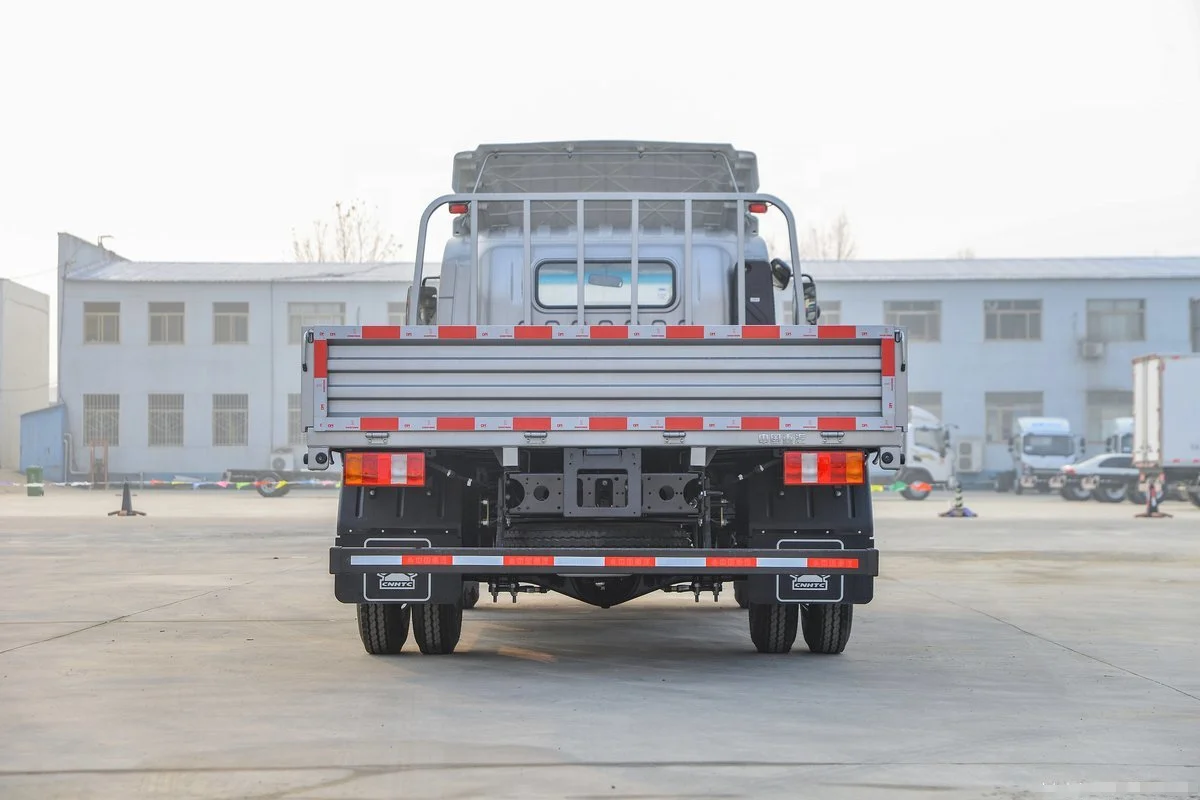 HIgh Quality Howo Light Truck Single Row Cab Mini Diesel Brand New 4*2 Truck Van