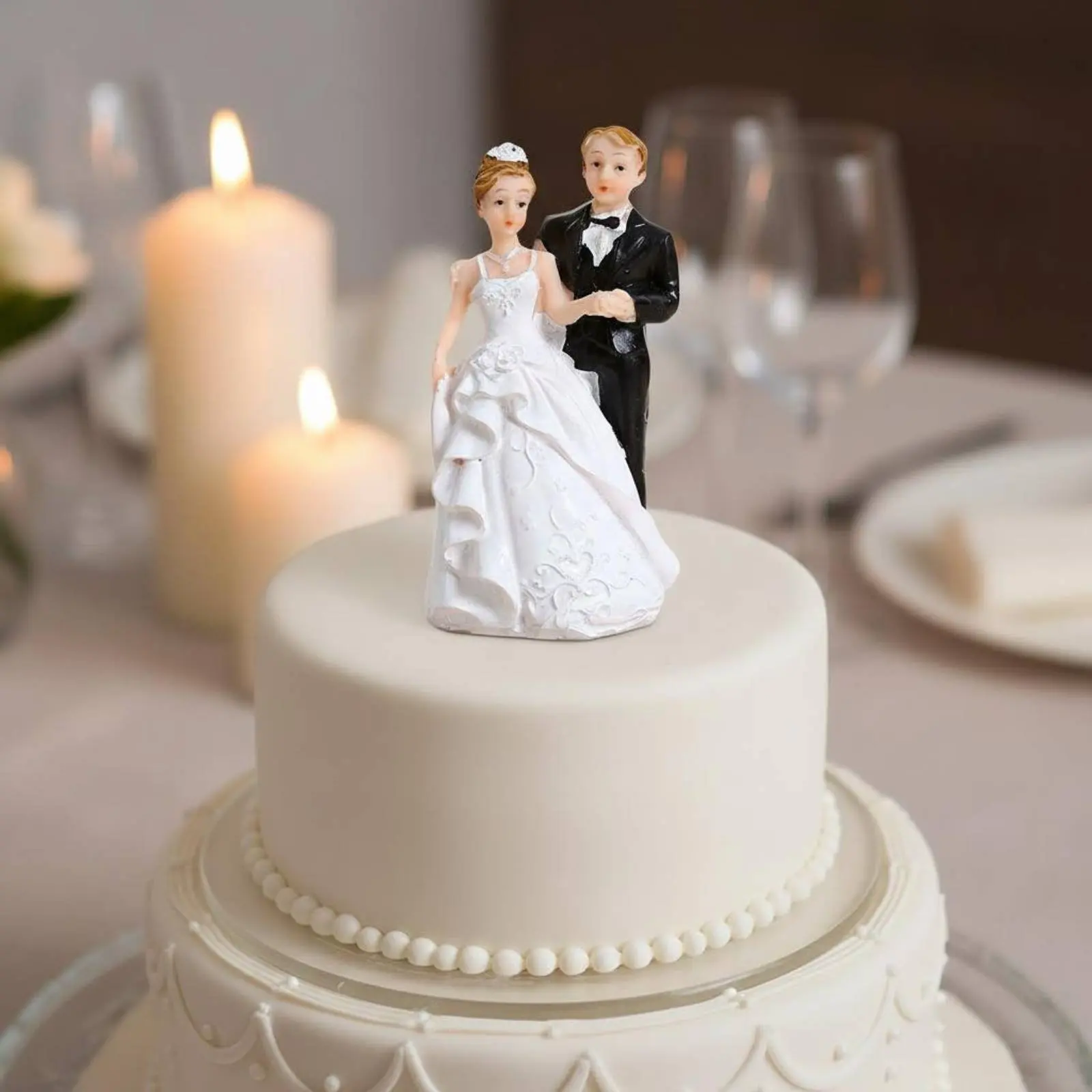 

Фигурка жениха и невесты для торта в европейском стиле, из смолы, романтическое украшение для торта, детальное исполнение