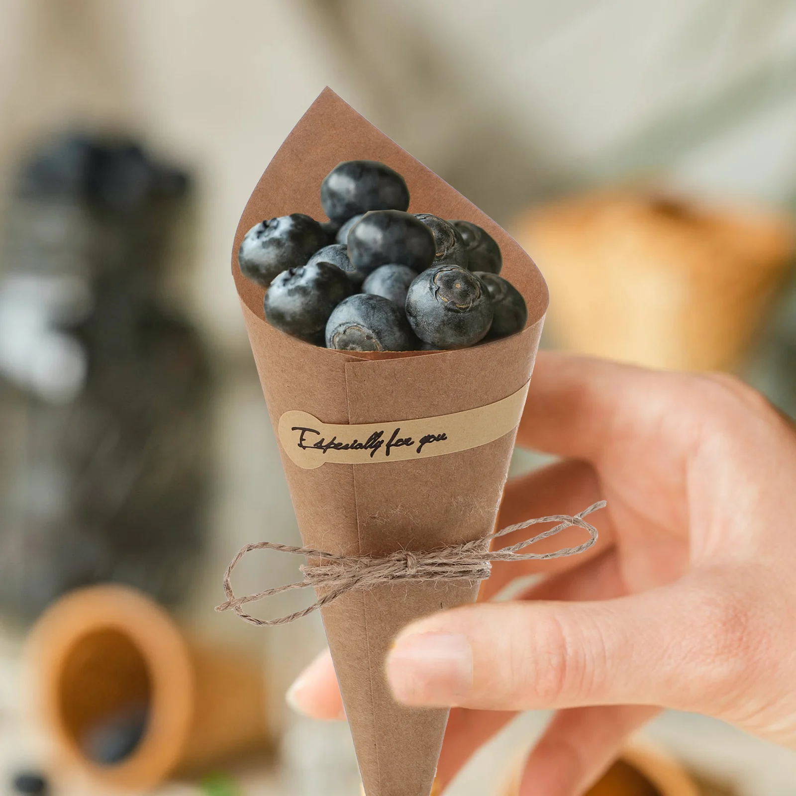

50Pcs Paper Cones Eco-Friendly Kraft Paper Cones for Party Wedding Candy Food Ice Cream Flower Wrappers Hemp Rope