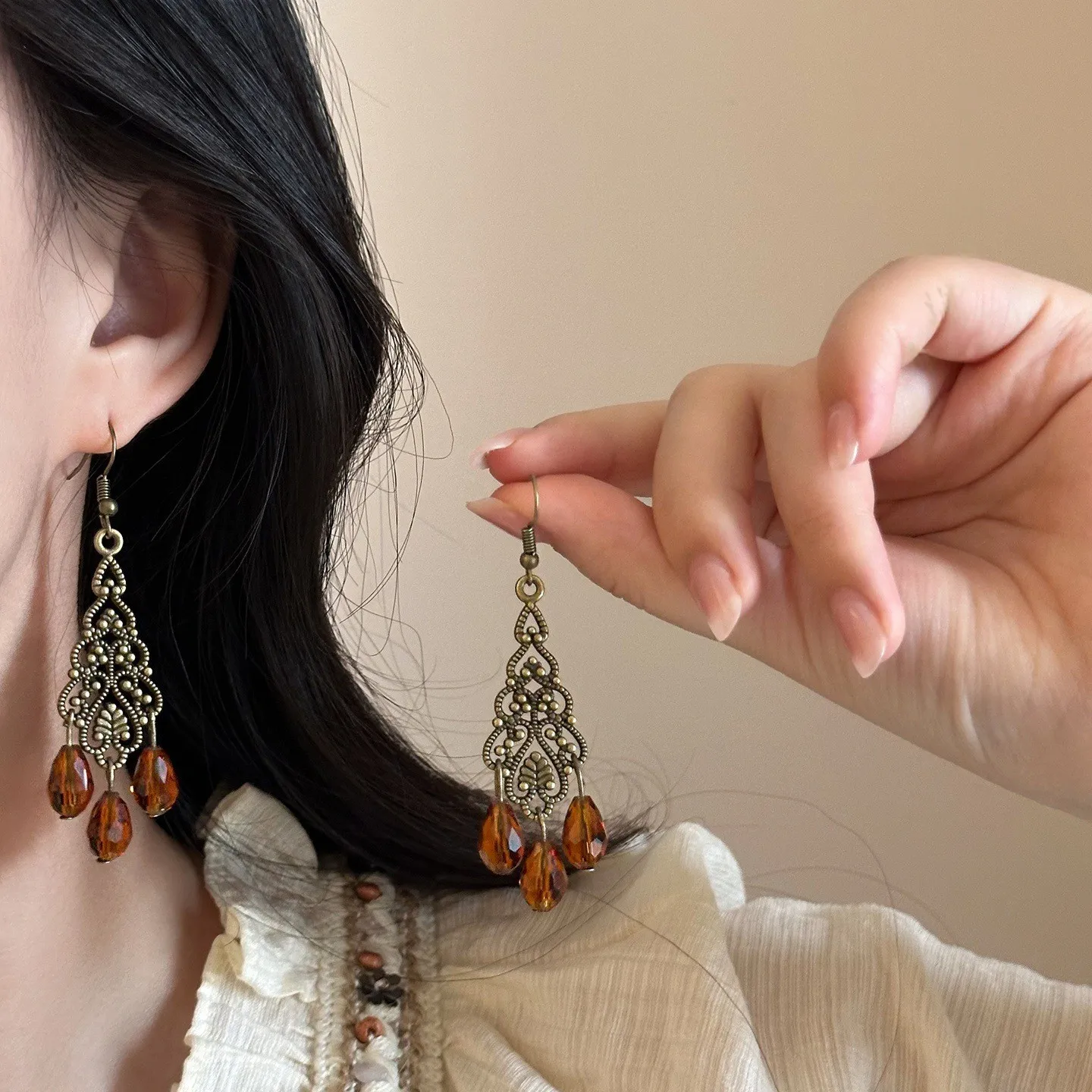 

2025 New Retro Long Tassel Pendant Earrings Vacation Ethnic Bohemian Ear Luxury Jewelry Charm Girls Gift Holiday Classic Wearing
