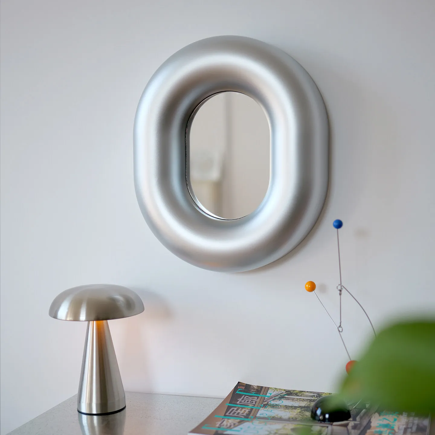 Bauhaus Donut Mirror Silver Celebrity Retro High Definition Mirror Living Room Bedroom Wall Decoration