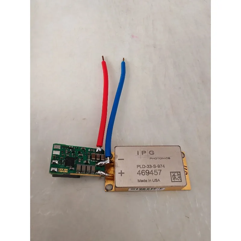 Source de pompe laser haute puissance importée IPG33W/40W/70W/90W sans fibre, ouverture par défaut sans fibre, lumière collimatée