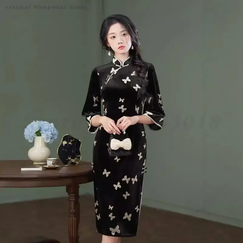 

Velour Butterfly Print Qipao 2025 Autumn Winter Cheongsams Women Elegant Vestidos Traditional Chinese Dress Evening Party Gown