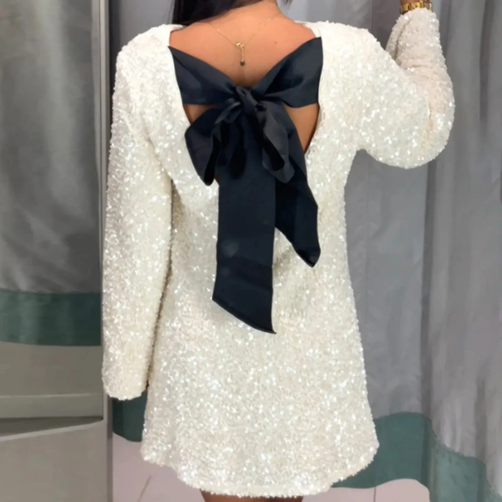 

Sexy Sequin Gliter Backless Mini Gown Dress Split Flare Sleeve O Neck Slim Dresses 2023 Christmas Festival Party Club Short Robe