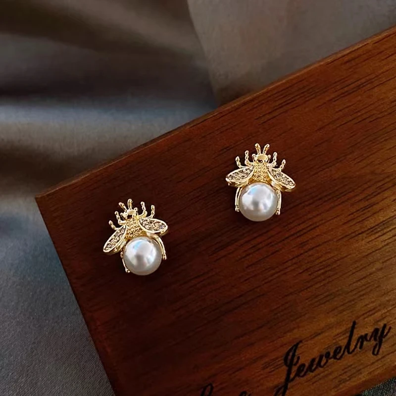 Korean Style Honey Bee Pearl Stud Earrings For Women Exquisite Small Elegant Earring Ladies Wedding Party Birthday Jewelry Gifts image 5
