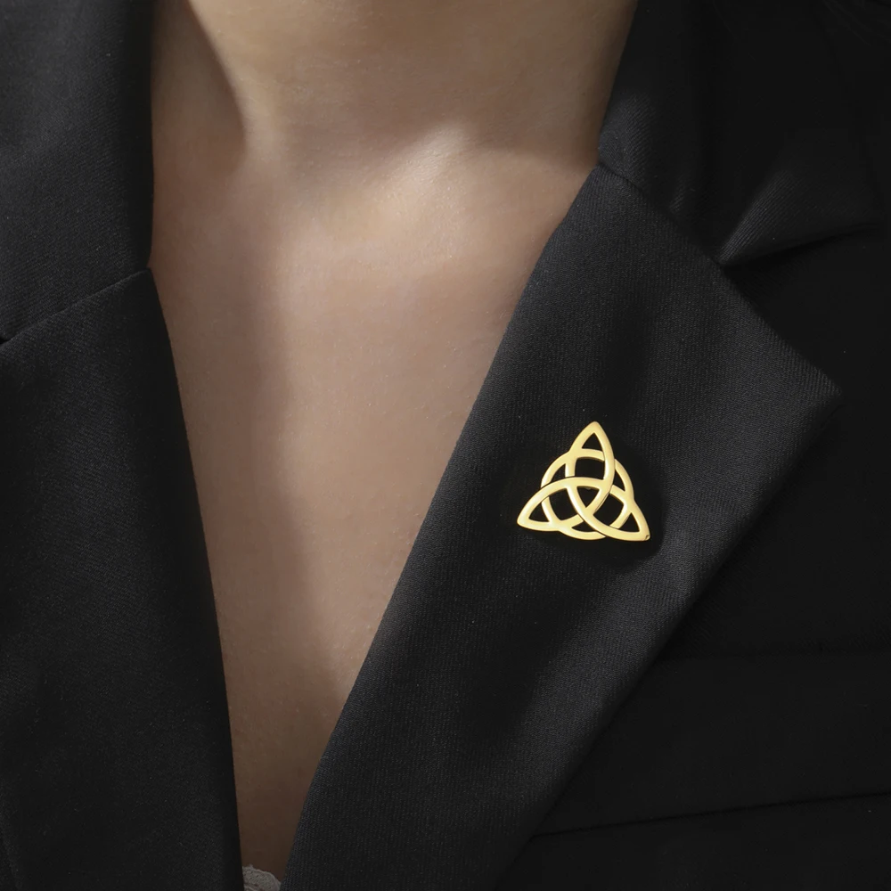 داوابارا خمر Triquetra بروش السيدات دبوس القلب الثالوث عقدة الأيرلندية حماية تاليسمان الفولاذ المقاوم للصدأ الملحقات