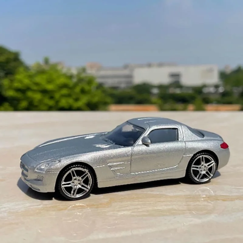 Diecast 1:43 Benz's SLS sports car alloy car model finished ornaments Adult Gift Hobby & Toys no retail box Paint defect