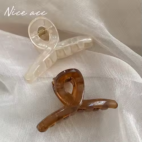 4pcs mini cute claw clip small girl hair claw semi transparent bangs side clip small shark clip women's hair accessory - Image 3
