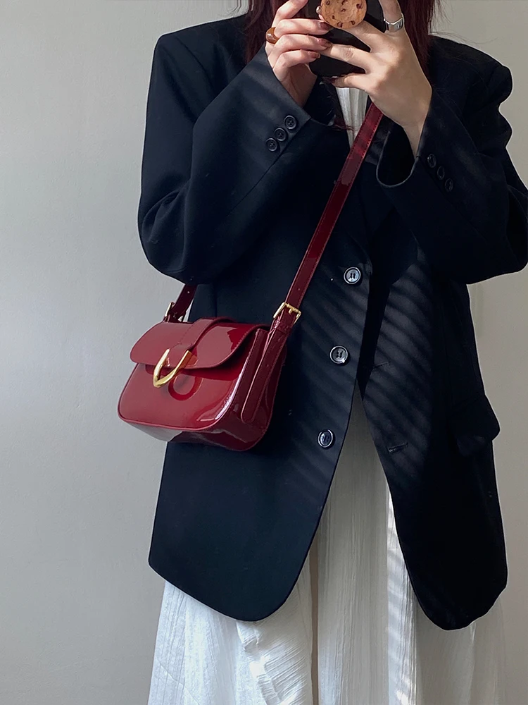 Retro Patent Leather Red Shoulder Bag For Women Luxury Flap Hasp Crossbody Bags Solid Color Underarm Bag Lady PU Black Handbag