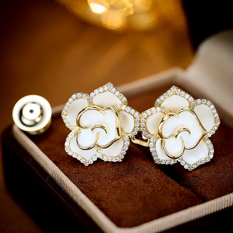 Camélia francesa e flor de cerejeira incrustada de zircão para aperto de cintura e acessório de fivela ajustável em tamanho da cintura