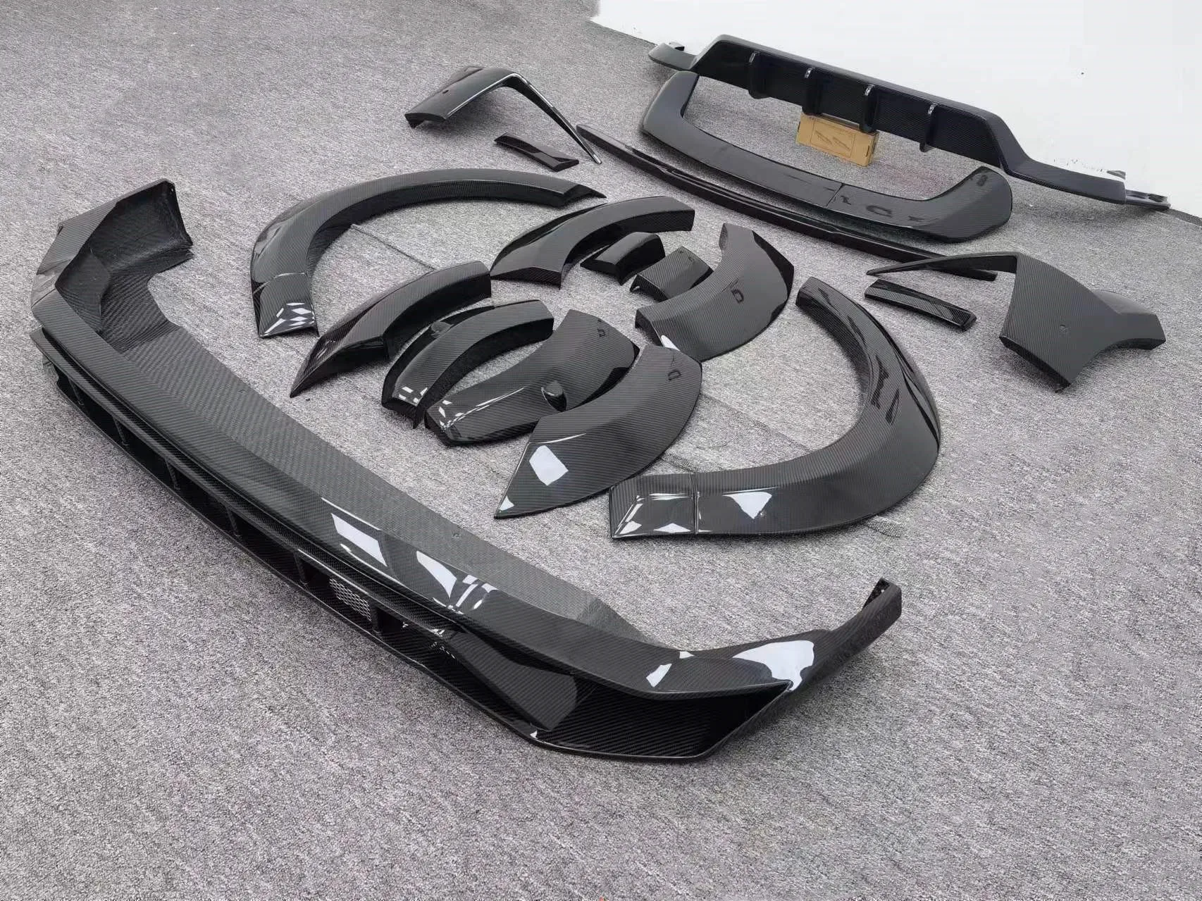 Q8 Wide Body Kit Bumper Suitable ForQ8 SQ8 LD Carbon Fiber Body Kit