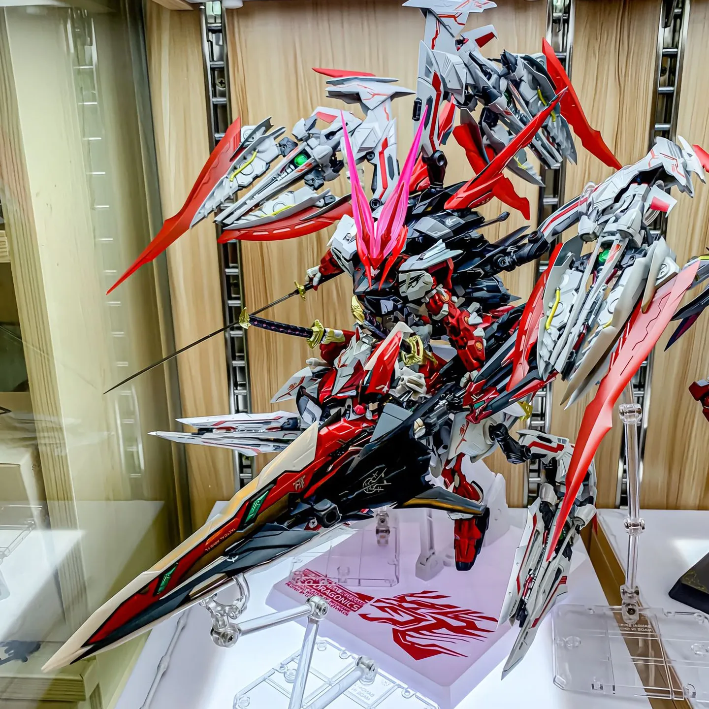 DABAN Red Dragon Heresy 1/100  - Model Kit Daban 评论和价格