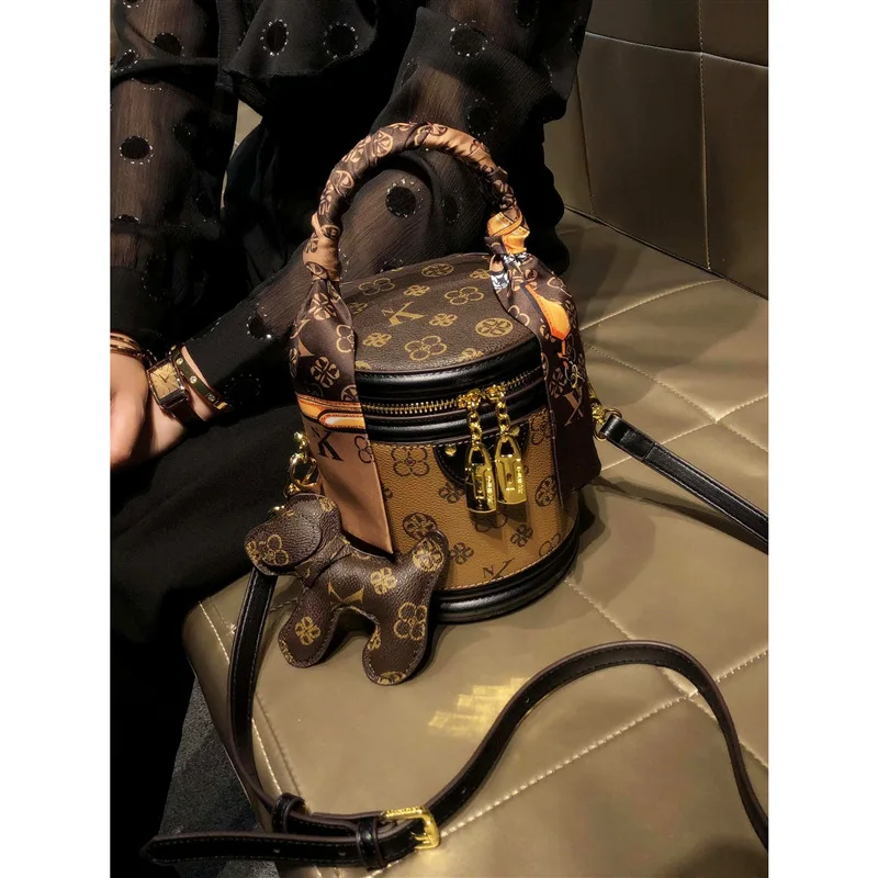 

High-End Unique Messenger Purse Shopper Bag Women's Leather Solid Color Large Capacity Business Commuter Elegant
