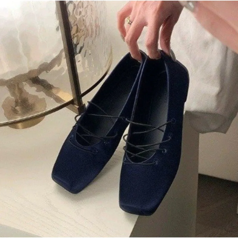 ブルーシルクバレエシューズ レディース メリージェーン クロスボディストラップ 秋2025スタイル レザーバージョン ローヒール シングルシューズ