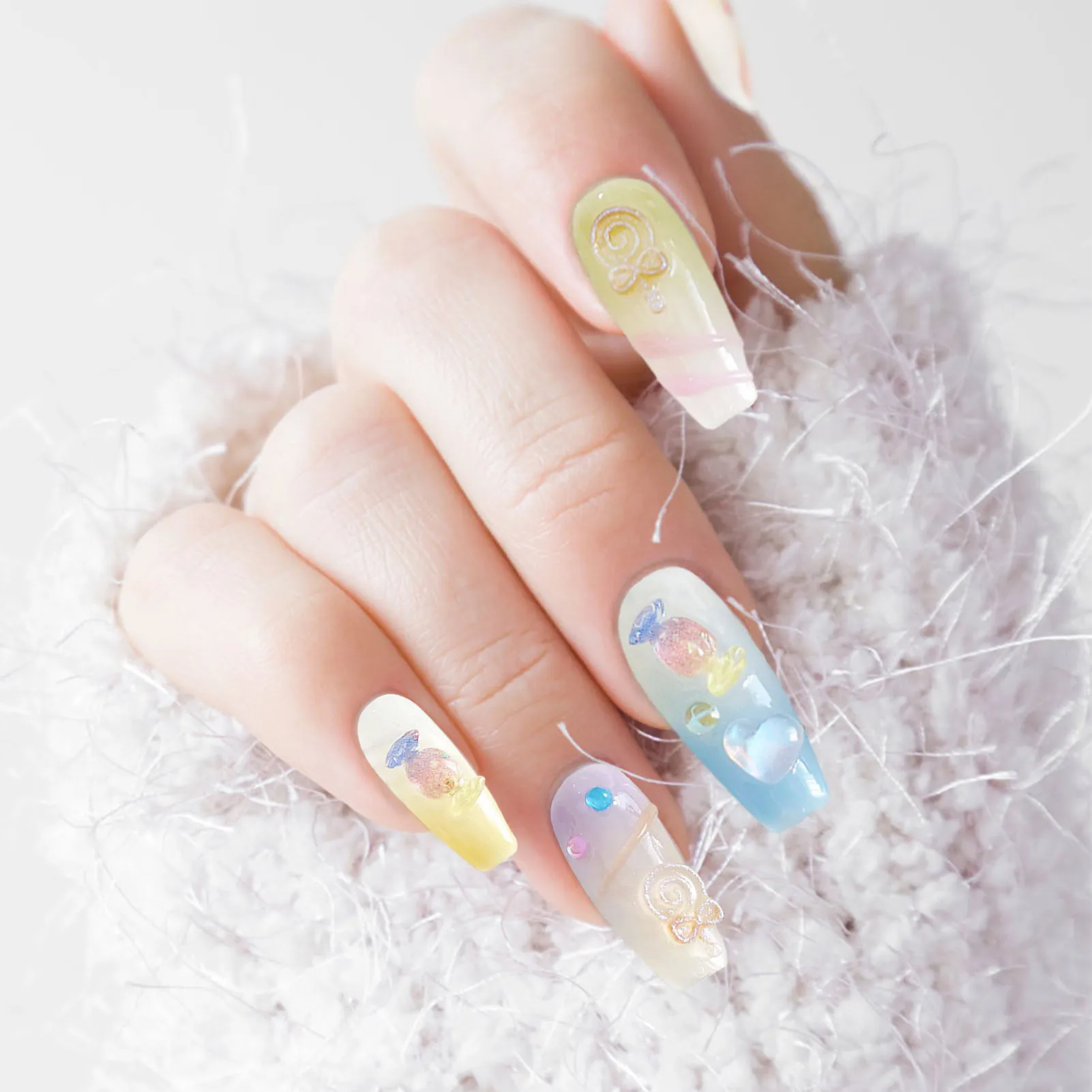 اضغط يدويًا على الأظافر، أظافر صناعية كريستالية حلوة ملونة قابلة للارتداء وقابلة للفصل على الطراز الكوري اللطيف اضغط على الأظافر