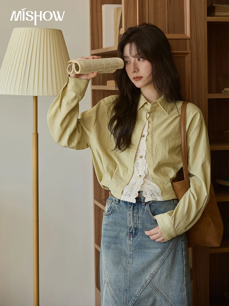 

MISHOW Women's Top Green Fake Two Piece Shirt 2025 Autumn Lace Patchwork Lapel Shirts Rear Hem Elastic Short Shirt MXE41C2348