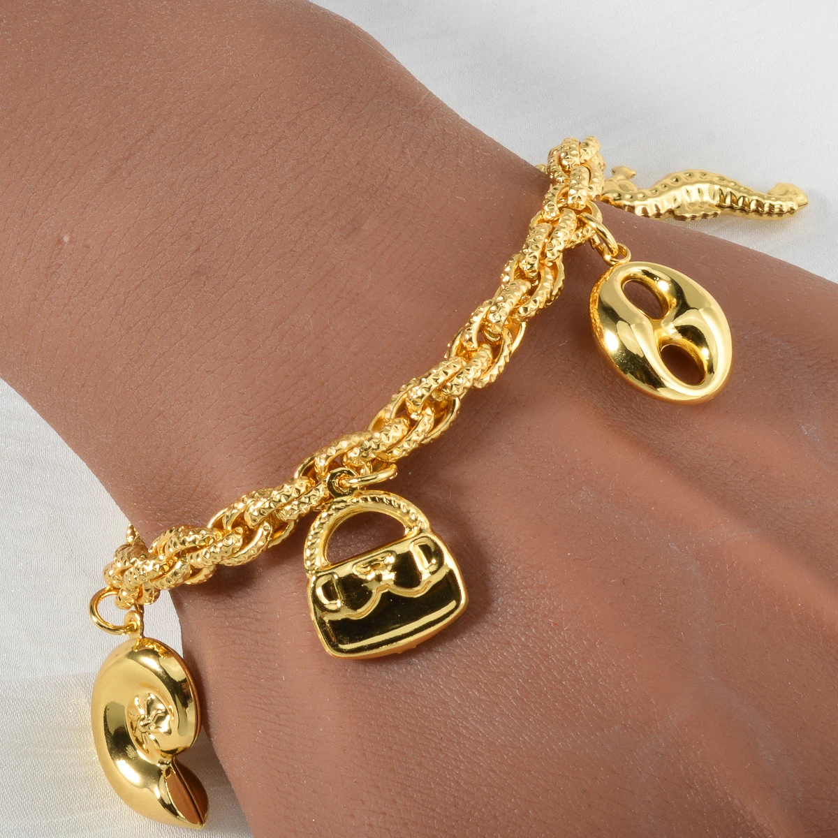 Pulsera de acero inoxidable chapada en oro de 18 quilates, pulsera con dije de caballito de mar con nariz de cerdo, joyería de moda, regalos de fiesta de cumpleaños y baile