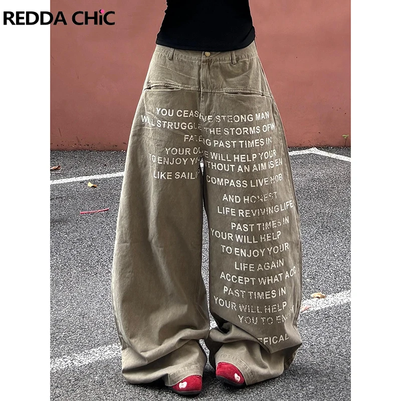

ReddaChic женские мешковатые джинсы с графическим колоснением, изогнутые широкие джинсовые брюки с низкой талией и буквенным принтом, унисекс, уличная одежда в стиле хиппи в стиле ретро