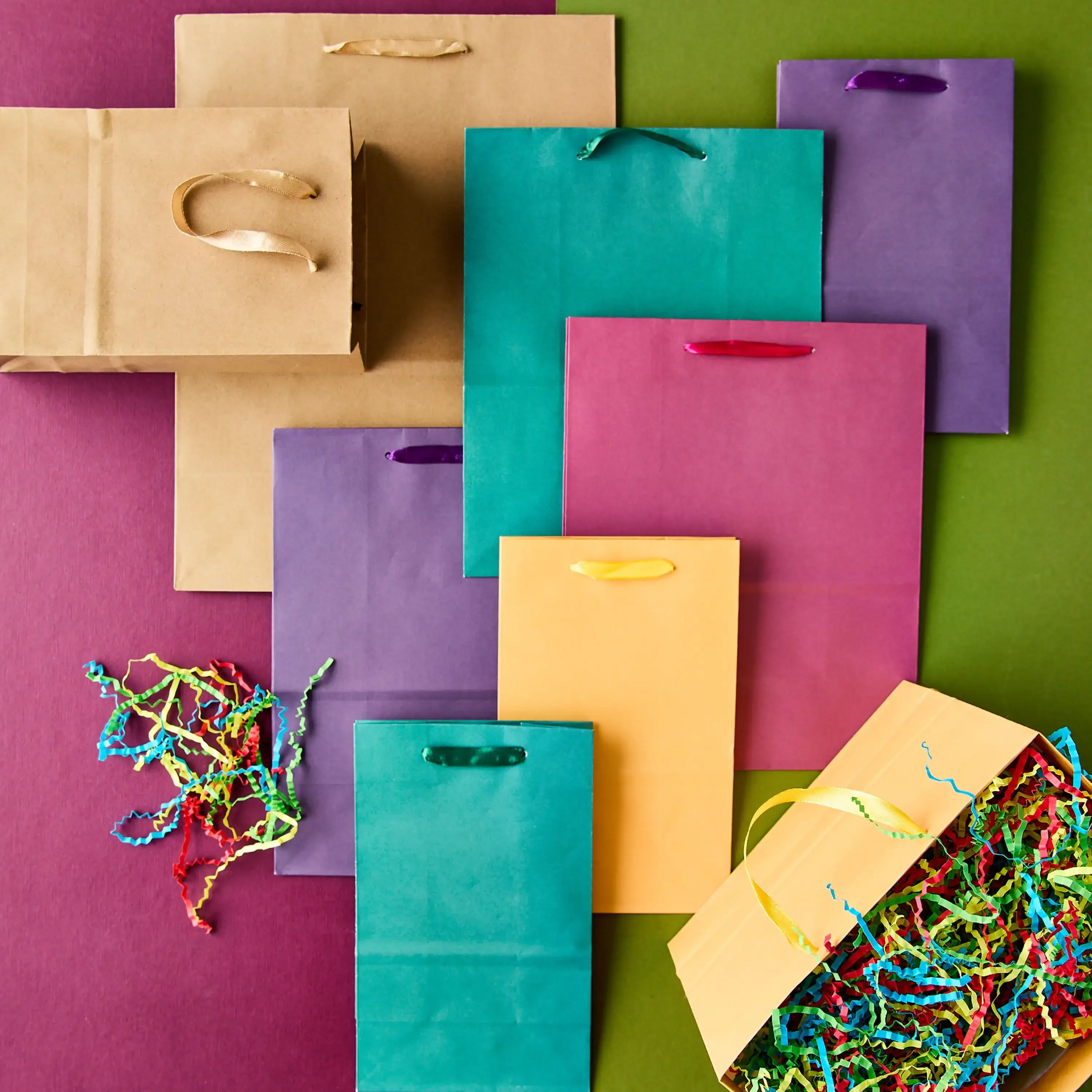 أكياس ورق كبيرة متعددة الألوان، 8 × 10 بوصة، 13 قطعة