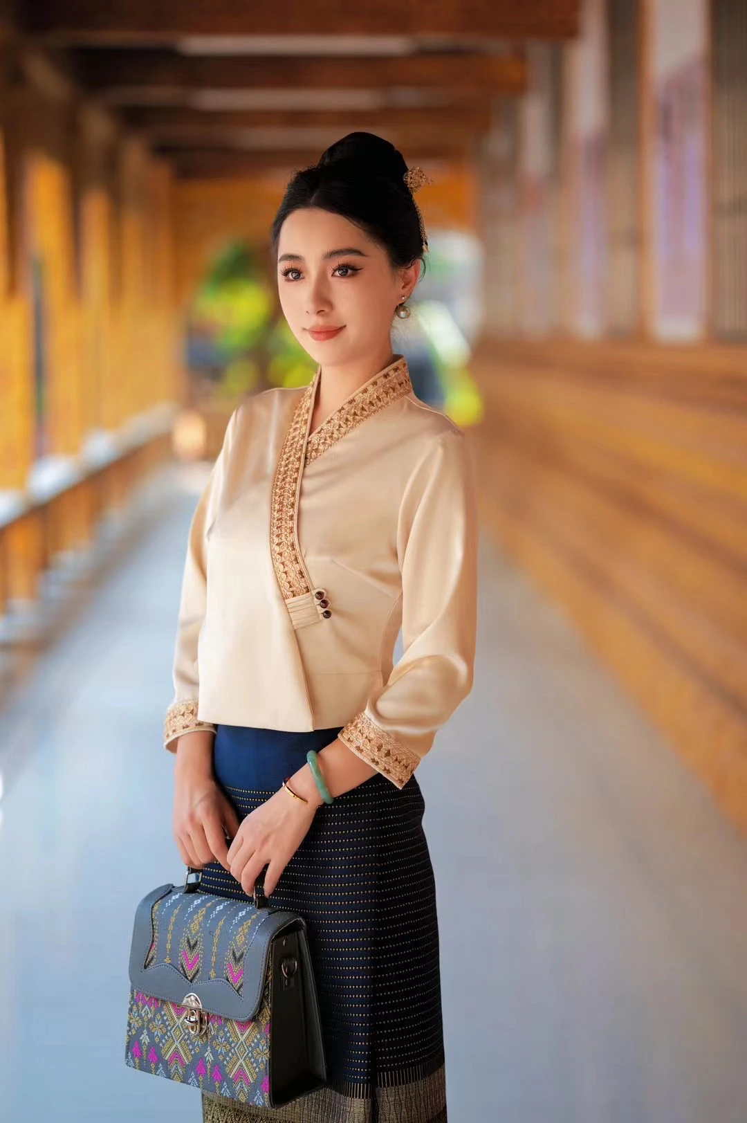 유지아 플라이 '만위안' 민족 슬림핏 화이트 톤업 여행 사진촬영 차 의류 작업복