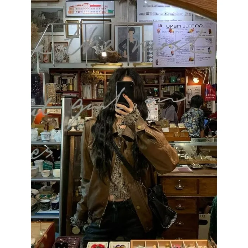 빈티지 홍콩 스타일 세련된 갈색 가죽 자켓 여성 의류 가을 겨울 Maillard Wear 하이 엔드 오토바이 자켓 탑